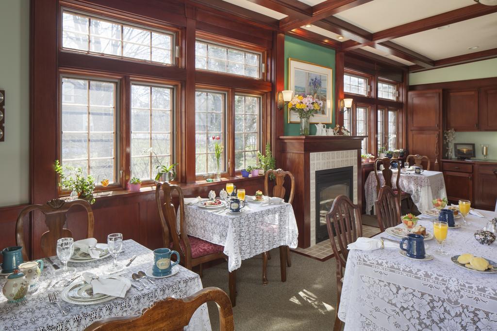 Isaiah Jones Homestead Bed And Breakfast Сандвич Екстериор снимка