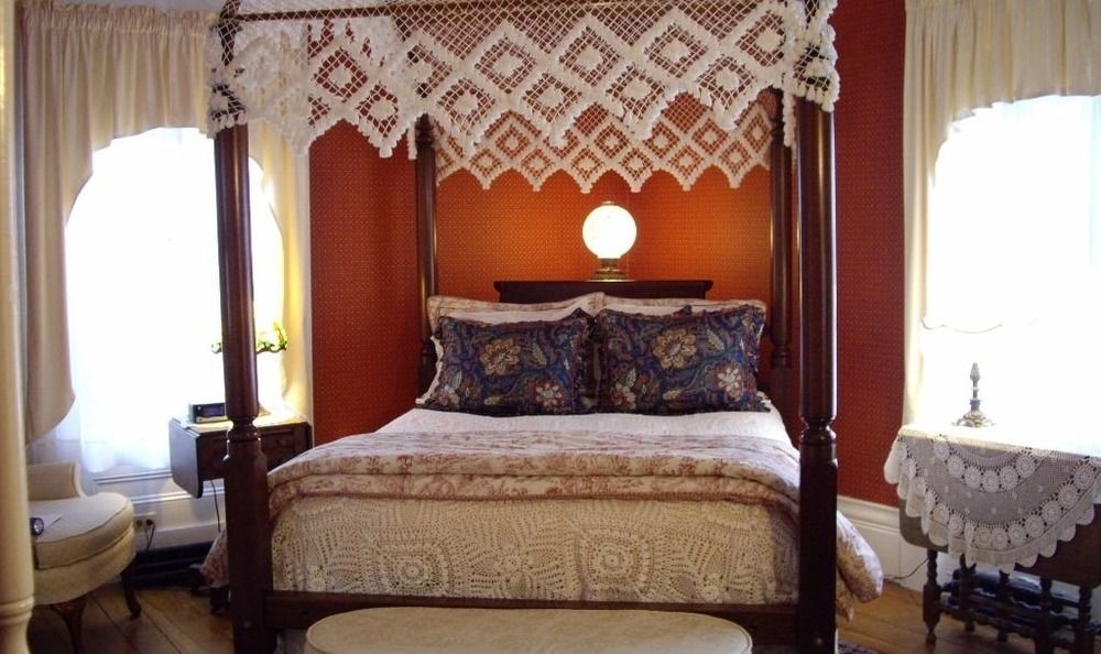 Isaiah Jones Homestead Bed And Breakfast Сандвич Екстериор снимка