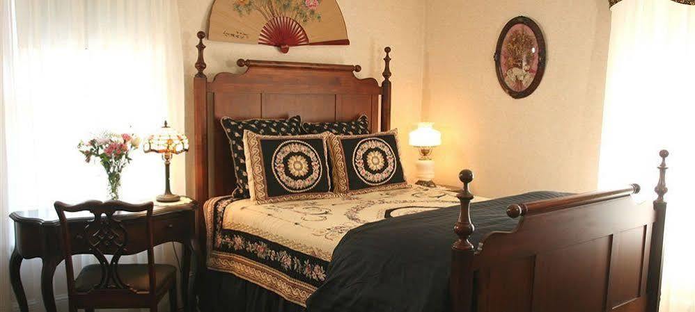 Isaiah Jones Homestead Bed And Breakfast Сандвич Екстериор снимка