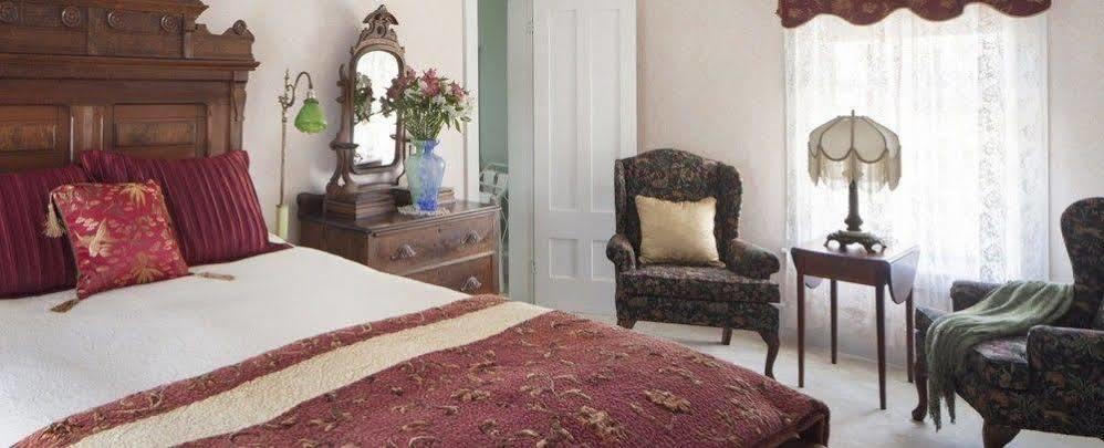 Isaiah Jones Homestead Bed And Breakfast Сандвич Екстериор снимка