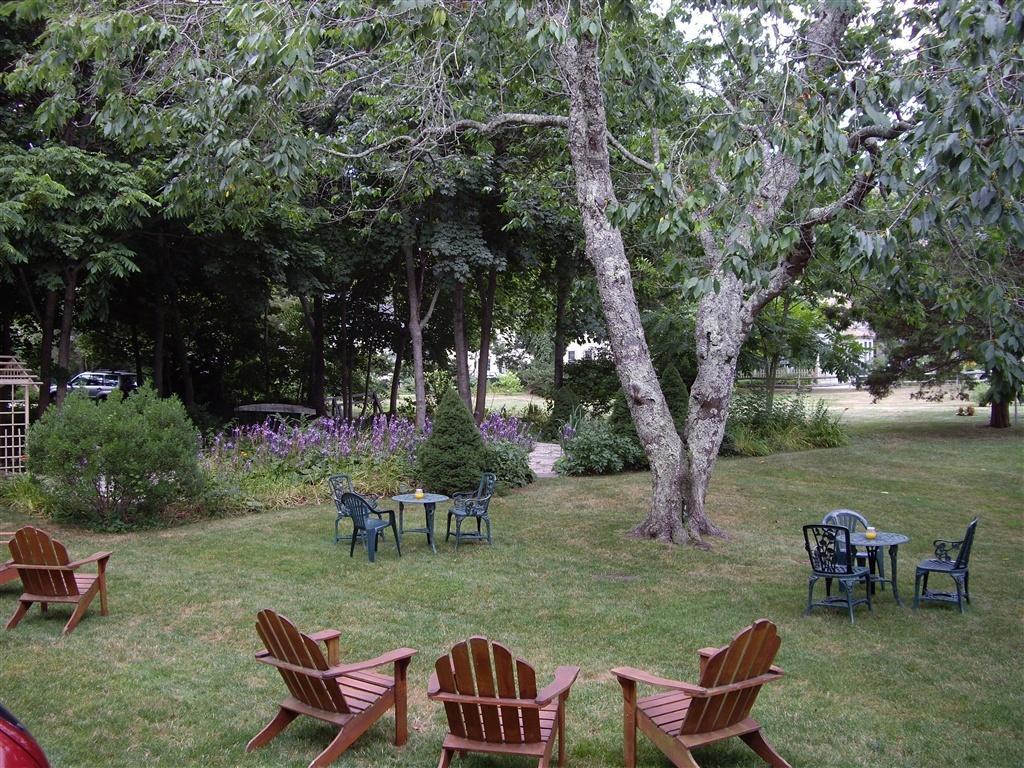 Isaiah Jones Homestead Bed And Breakfast Сандвич Екстериор снимка