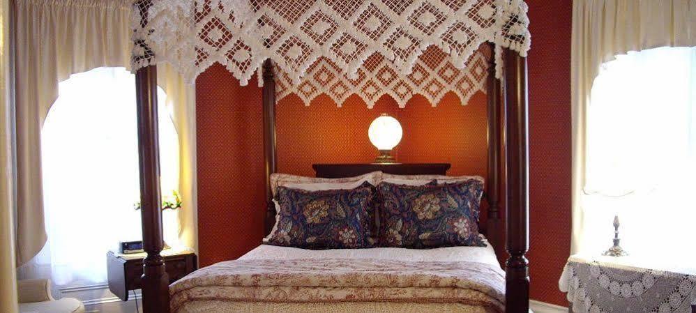 Isaiah Jones Homestead Bed And Breakfast Сандвич Екстериор снимка